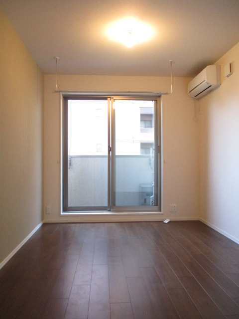 アパルトマン西小岩の寝室|★洋室８帖★