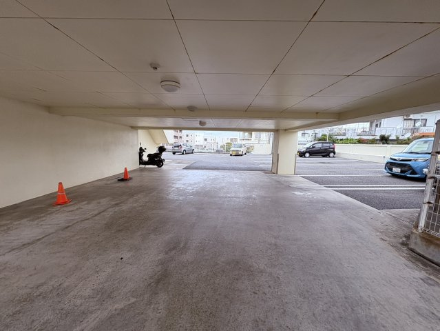 ラ・アシエンダ北谷ヒルズの駐車場