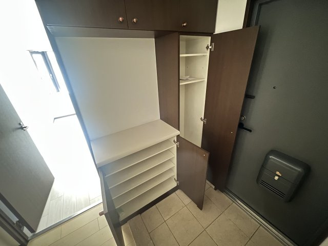 アーデンコート住吉川の玄関
