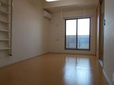 【居間・リビング】 | ノイ・ブリーゼⅡ | 居室・リビング