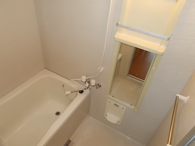 ベルフラワーＤの浴室|バス