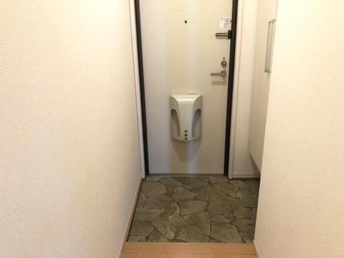 アヴニール合川の玄関