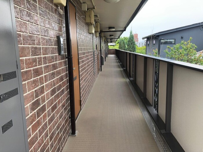 アヴニール合川のロビー