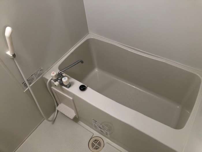 アヴニール合川の浴室