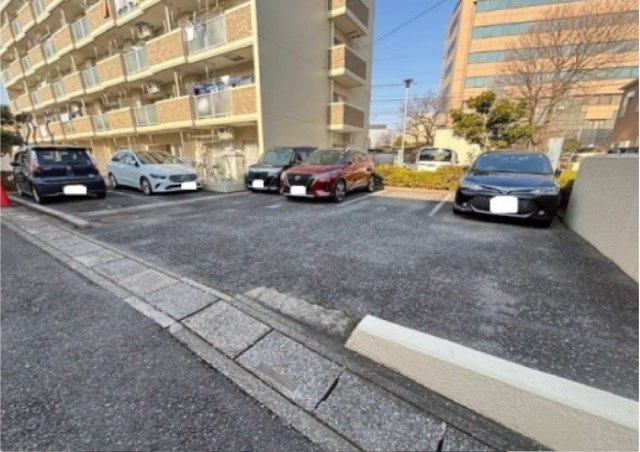 【駐車場】