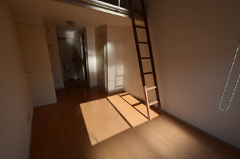 【居間・リビング】 | ※同建物別室の参考写真です