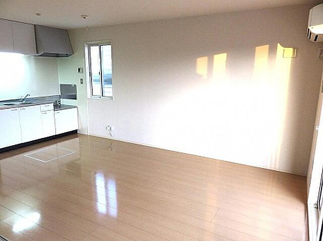 ラマージュⅠの居間・リビング