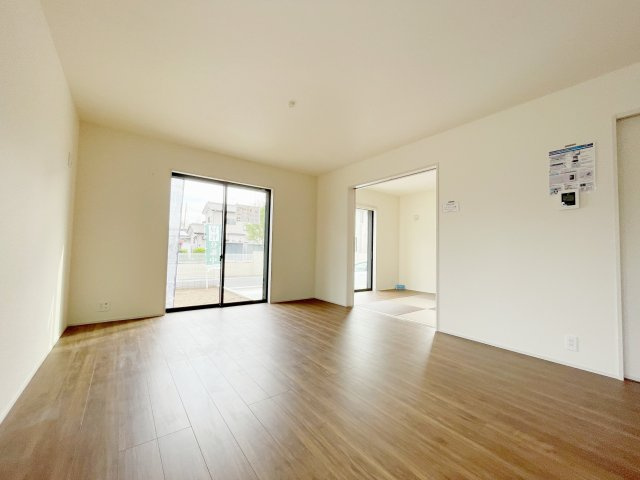 新築戸建・新築建売　大泉町第6仙石　南小学校・南中学校の居間・リビング|同社施工例