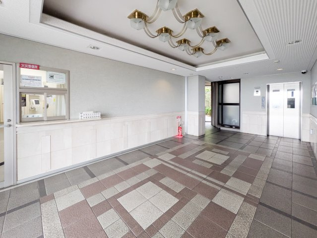 ダイアパレス甲陽園のエントランス