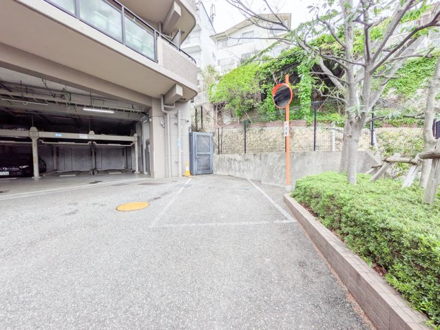 ダイアパレス甲陽園の周辺|来客用駐車場
