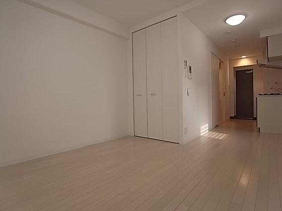 ライフデザイン三宮東の居間・リビング