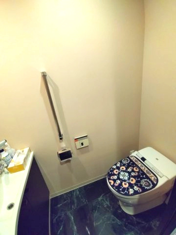 ワールドシティタワーズ・アクアタワー2のトイレ|タンクレスで実現した、ゆとりある空間。毎日の空間に、さらなる開放感を