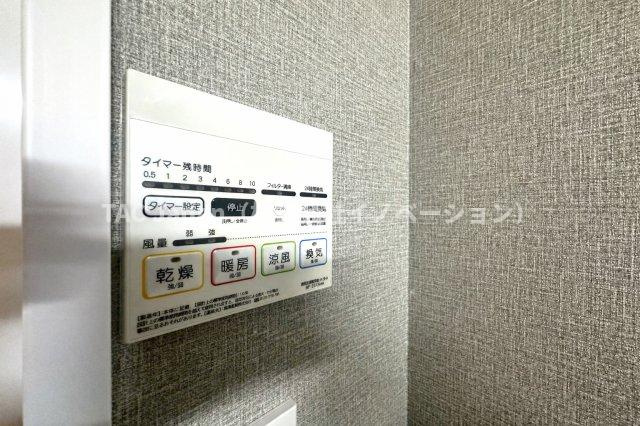 スターハイツ台東の冷暖房・空調設備|雨の日や花粉の季節も、浴室が頼れる乾燥スペースに早変わり。さらに暖房機能付きで、冬場のヒートショック対策にも配慮。清潔さと快適さを両立する、うれしい設備です。