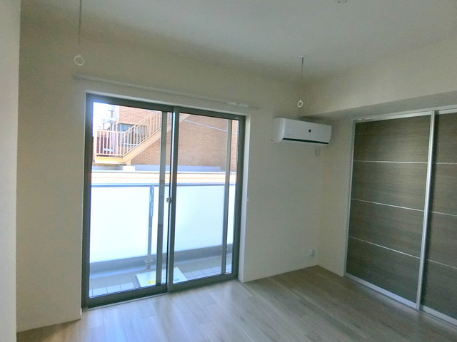 ADAMAS国立の居間・リビング|★DK6.8帖★