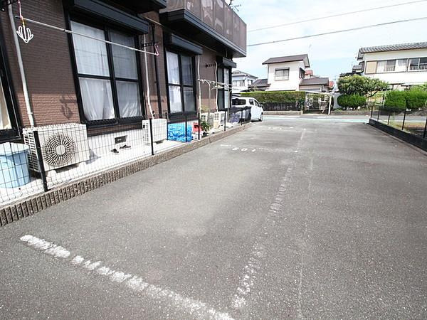 久留米市大善寺町宮本のアパートの駐車場|駐車スペースもあります