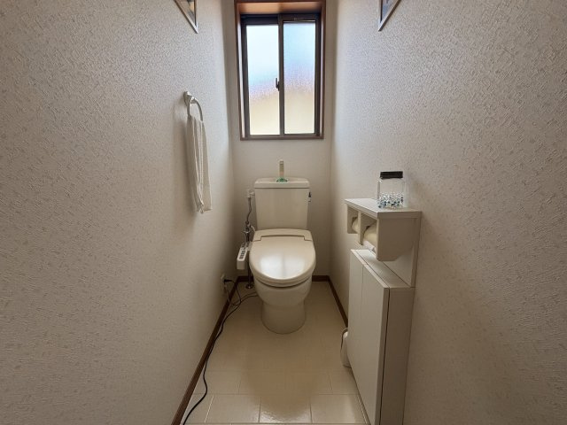 【花園2丁目】中古戸建のトイレ|落ち着いたトイレです