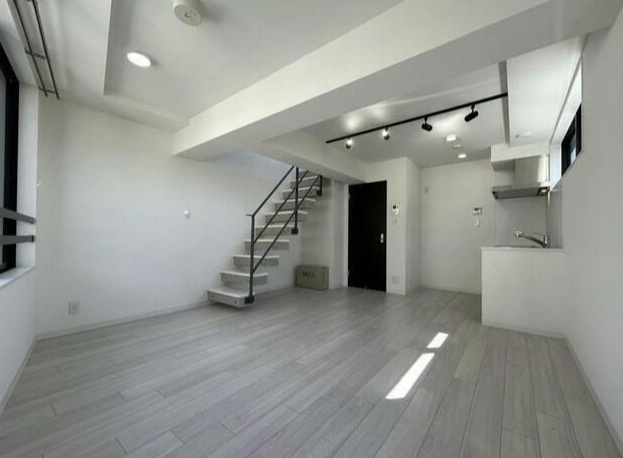 ＬＩＶＡＲＴ　　ＳＥＡＳＯＮ南台の居間・リビング