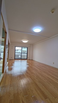 【内装】 | レマンソデカスガ