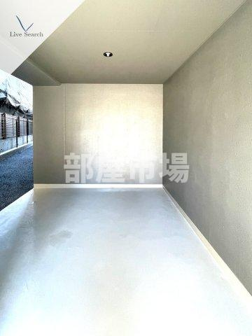 S-RESIDENCE尾久azureの駐車場