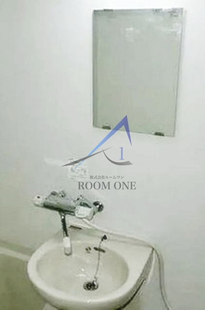 スパシエグラフィカレジデンスの洗面所|洗面台です。