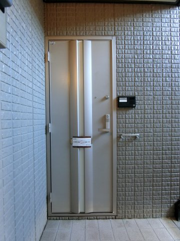 TMKホープⅡM棟の玄関
