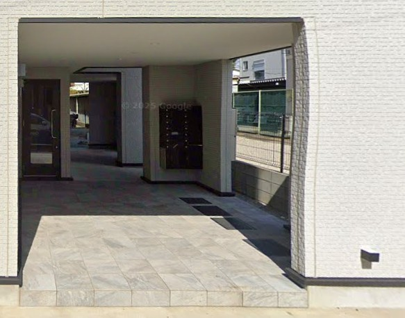 Buzz西新井のエントランス