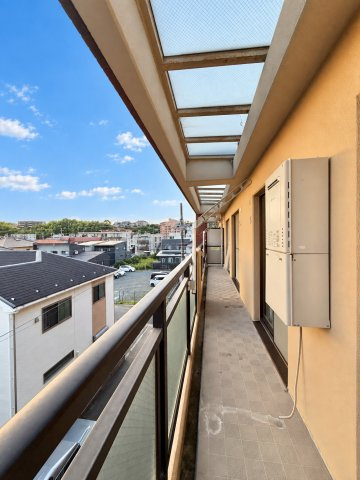 アルコ根上り松のバルコニー|全部のお部屋がバルコニーに面していて1日中明るいお部屋を実現！そんな環境が手に入れられます。