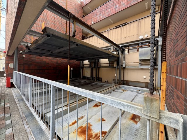 アルコ根上り松の駐車場