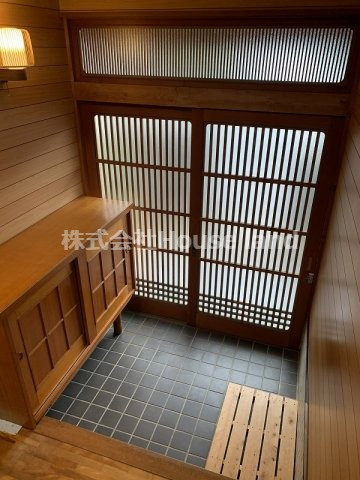 紀三井寺戸建の玄関