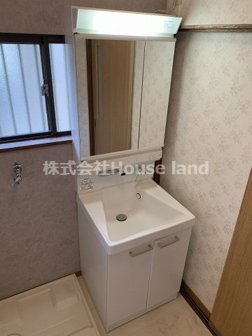 紀三井寺戸建の洗面所