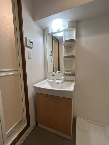 UresidenceUESHIOの洗面所