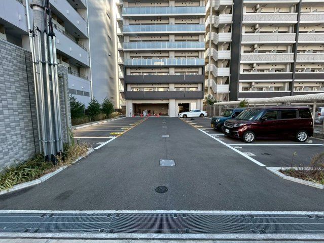 エスリードレジデンス大阪難波の駐車場