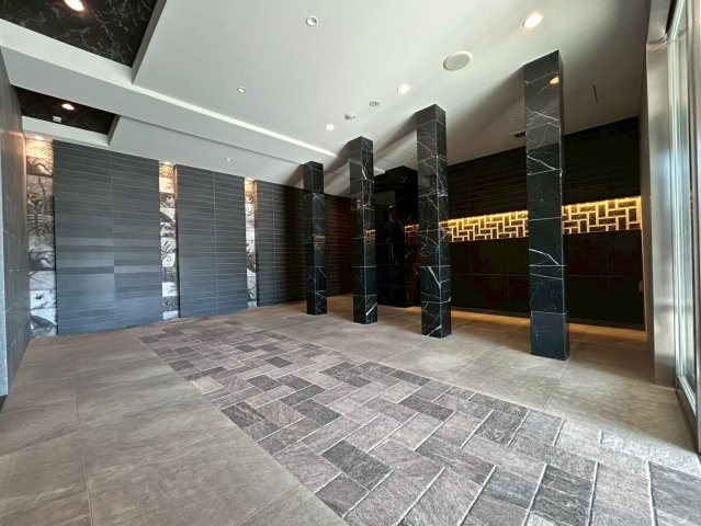 エスリードレジデンス大阪難波のエントランス