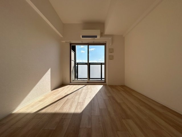 エスリードレジデンス大阪難波の洋室