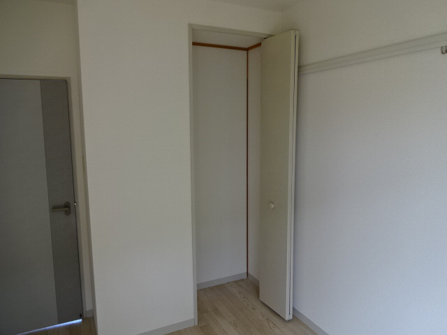 姫路市広畑区蒲田２丁目のハイツの収納