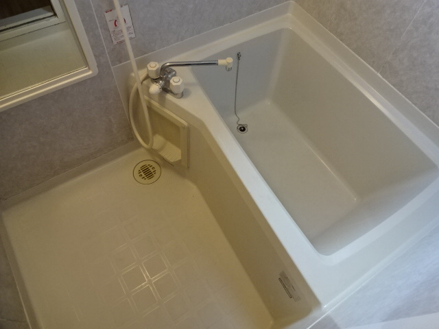 姫路市広畑区蒲田２丁目のハイツの浴室