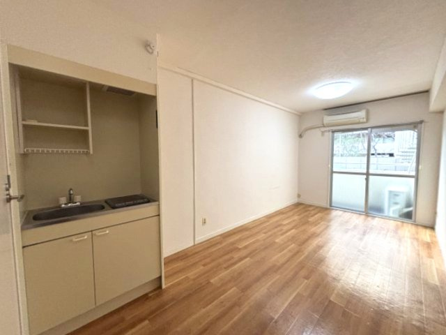 サンハイツ本山の居間・リビング