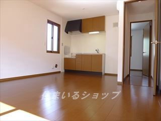 広島市安佐北区上深川町のアパートの居間・リビング