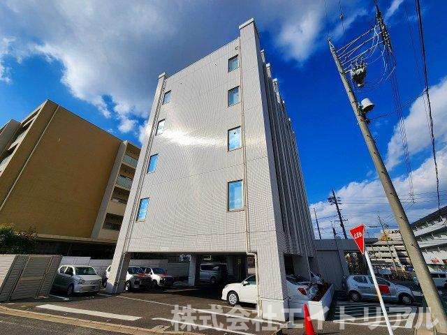 フリーダムビル の外観