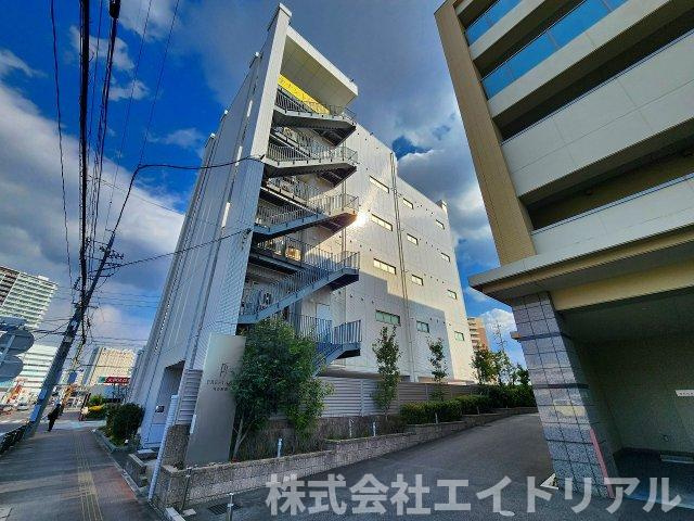 フリーダムビル の外観