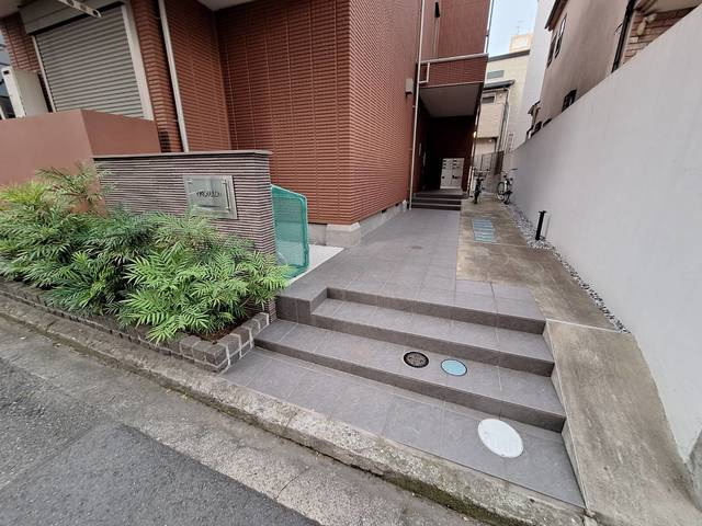 YKメゾンのエントランス
