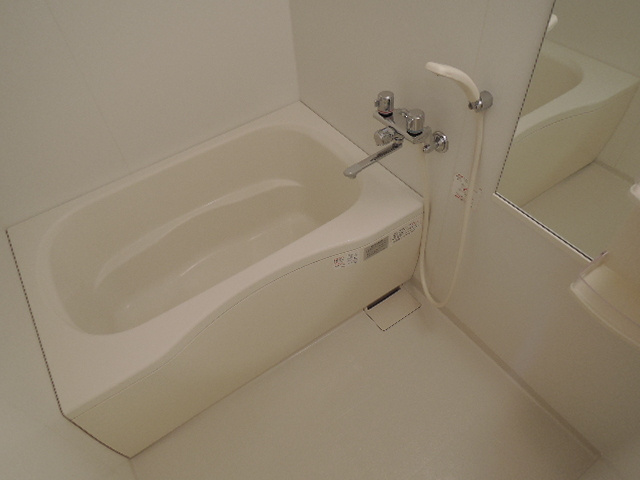 カンタービレ久里浜の浴室|ゆとりあるお風呂で１日の疲れを癒しましょう