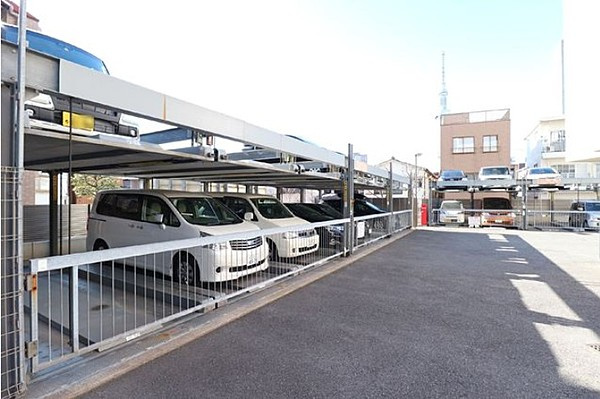 パークナード亀戸ロジュマンの駐車場