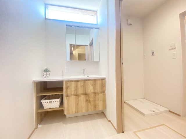 『八王子市新築戸建て』八王子市大楽寺町364-1【仲介手数料無料】の独立洗面台|～仲介手数料無料☆八王子ひなた不動産～八王子市大楽寺町　新築戸建て