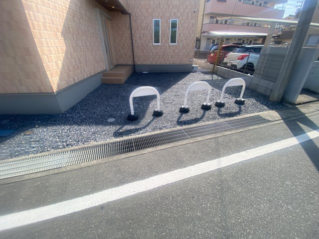 祝成約済み　八王子市　大楽寺町　新築戸建ての駐車場|～仲介手数料無料☆八王子ひなた不動産～八王子市大楽寺町　新築戸建て