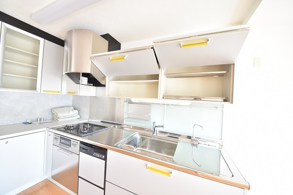 呉市中央３丁目の賃貸マンションのキッチン