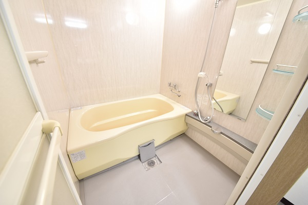 呉市中央３丁目の賃貸マンションの浴室