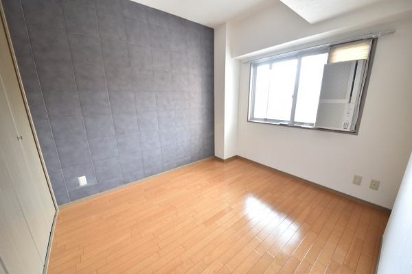 呉市中央３丁目の賃貸マンションの洋室