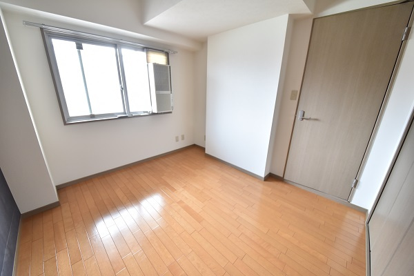 呉市中央３丁目の賃貸マンションの洋室