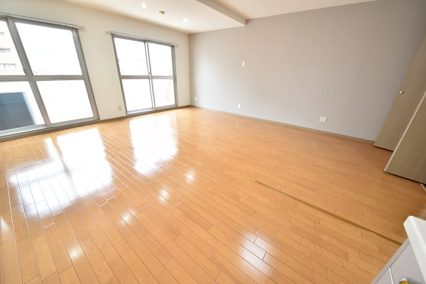 呉市中央３丁目の賃貸マンションの居間・リビング